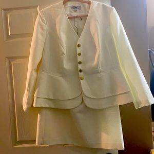 Women’s Off White 2-Piece Suit